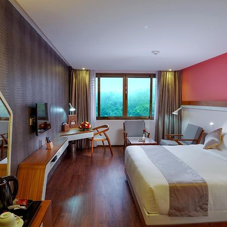 The Blooms Cochin Hotel Kochi Luaran gambar