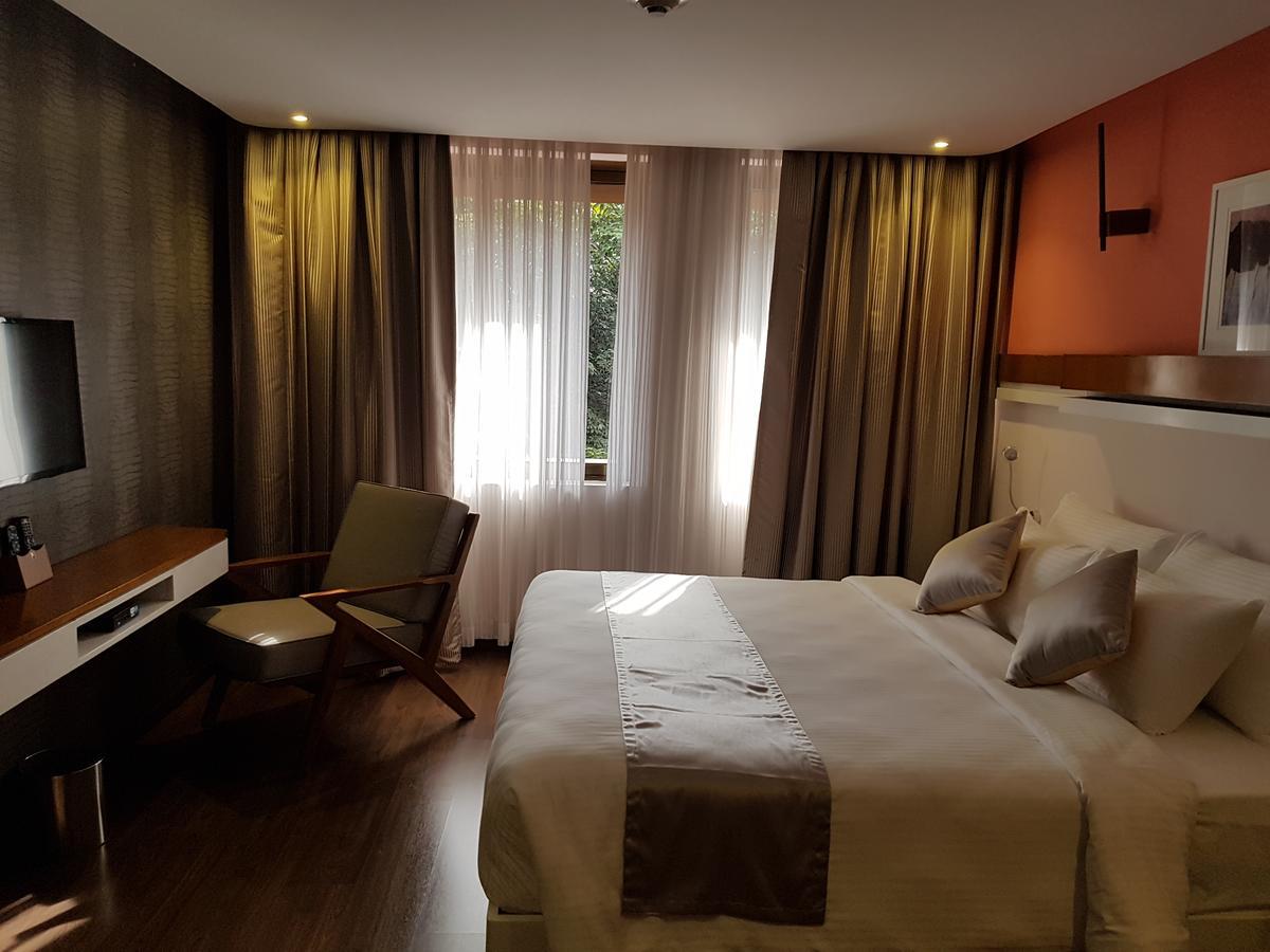 The Blooms Cochin Hotel Kochi Luaran gambar