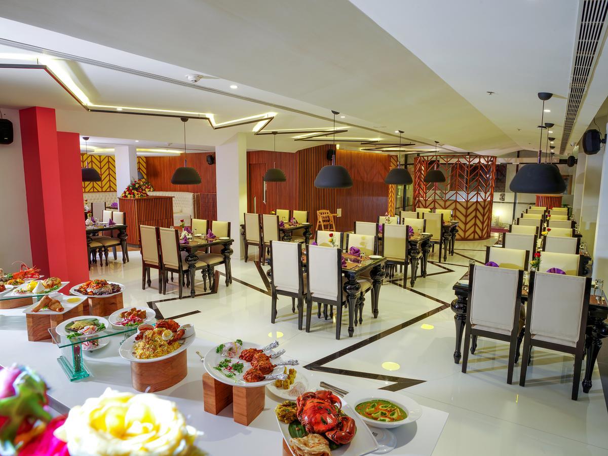 The Blooms Cochin Hotel Kochi Luaran gambar