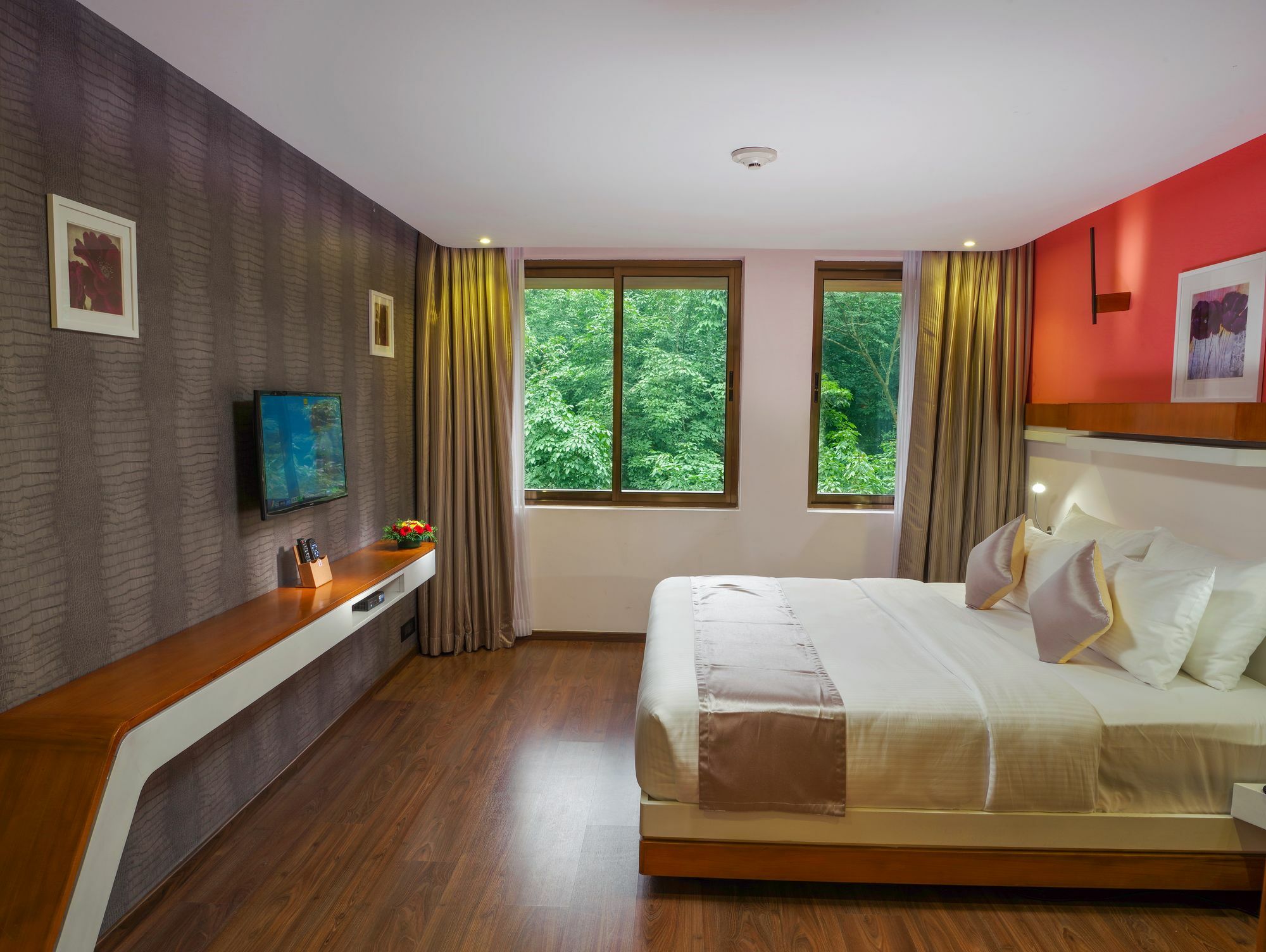 The Blooms Cochin Hotel Kochi Luaran gambar
